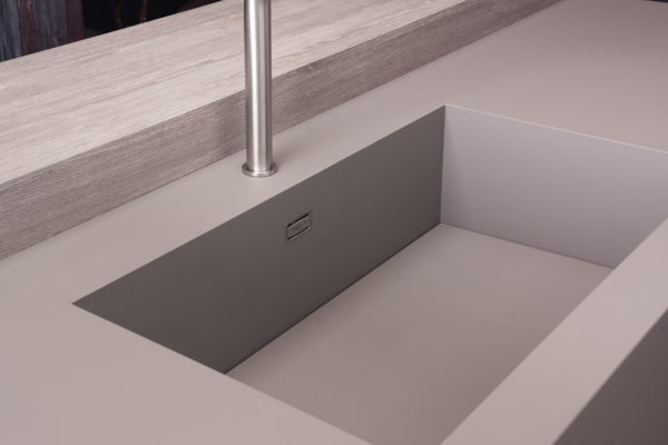 COMPACTS ET STRATIFIÉS