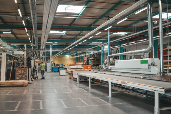 ATELIER D’USINAGE BOIS À COMMANDE NUMÉRIQUE – Image 9