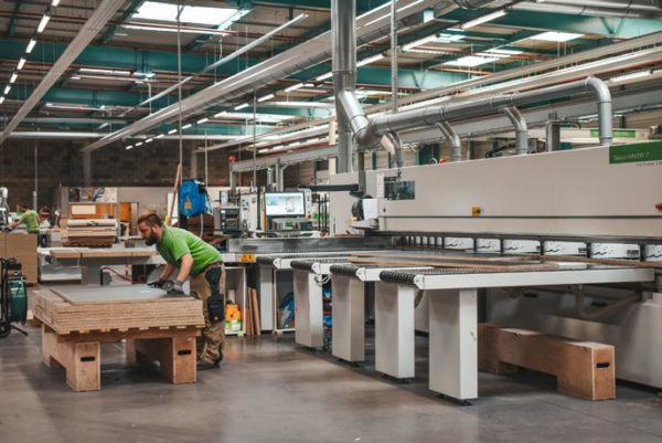 ATELIER D’USINAGE BOIS À COMMANDE NUMÉRIQUE – Image 6